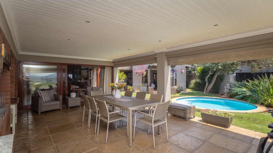 3 Bedroom Property for Sale in The Coves North West